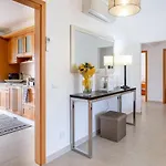Lagos Beach Condo アパート *