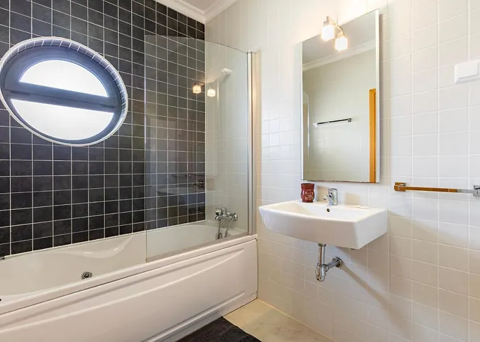 Lagos Beach Condo * Lagos