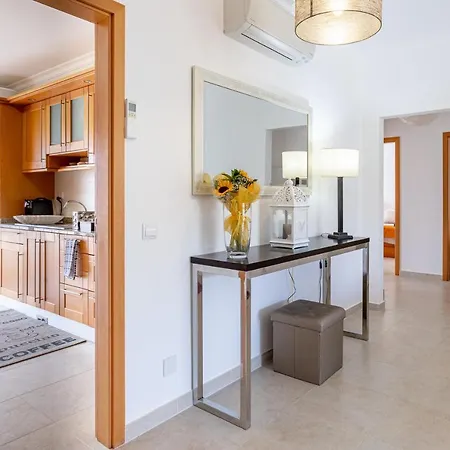 Lagos Beach Condo Апартаменты *